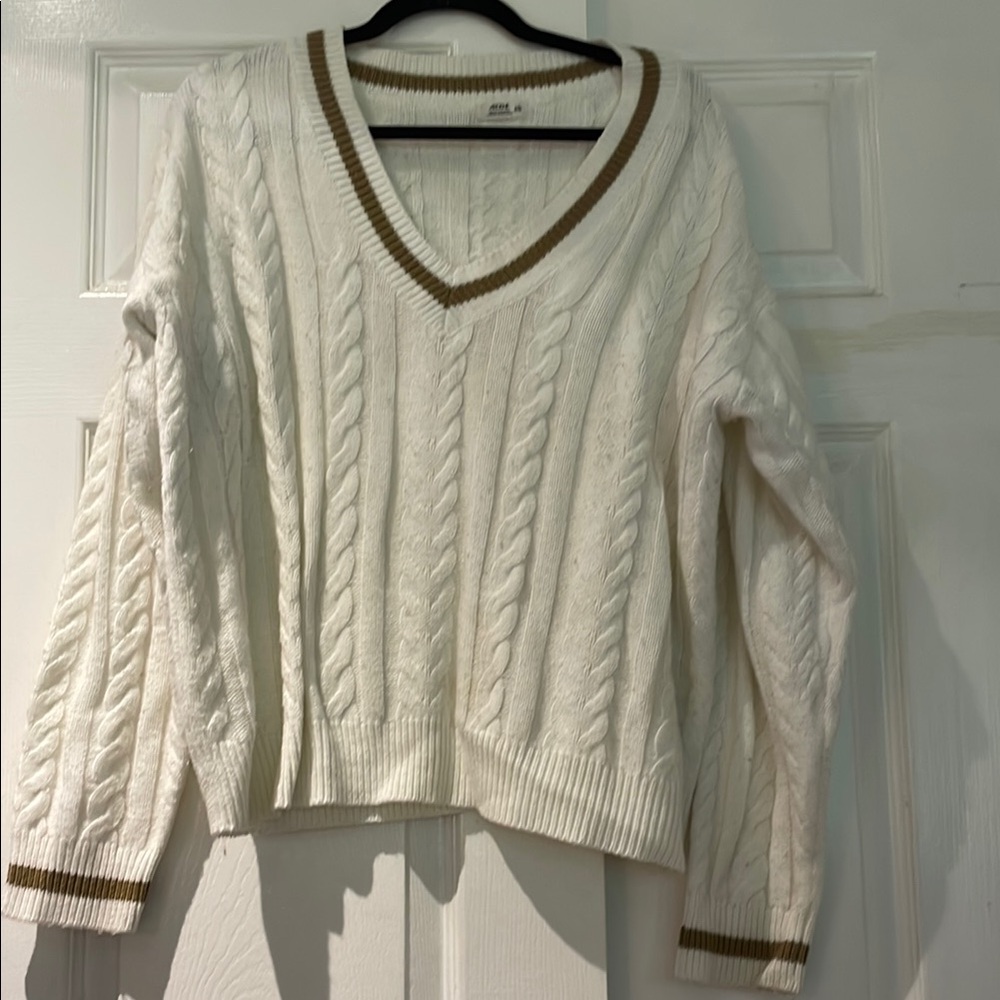 Ardene White and Brown V-Neck Cable Knit Sweater